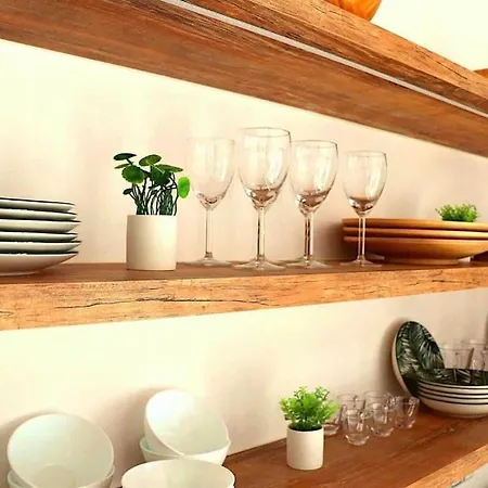 Irianna Of Naxos Αγία Άννα