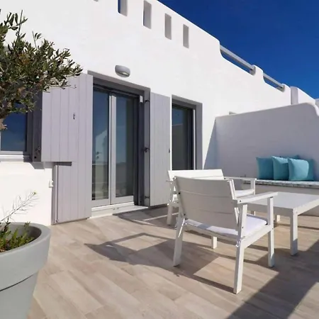 Irianna Of Naxos Αγία Άννα