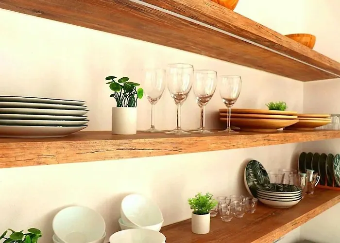 Irianna Of Naxos Αγία Άννα